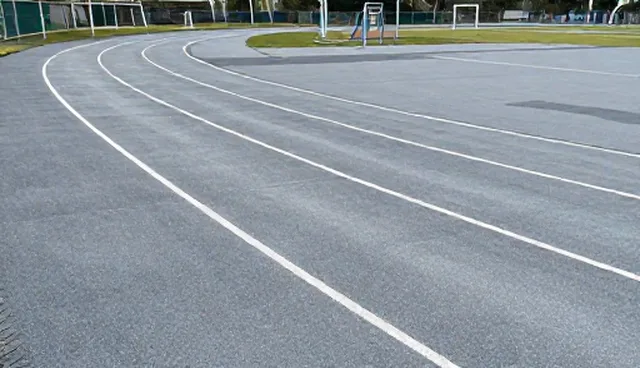 塑胶跑道使用与维护:关键环节与实际建议